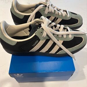[JI2680] NIB Women’s Adidas OG Samba - hard to find color!